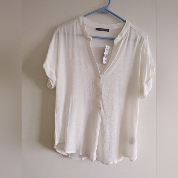 Short Sleeved Blouse from Suzy Shier Size XS - Picture 1 of 6